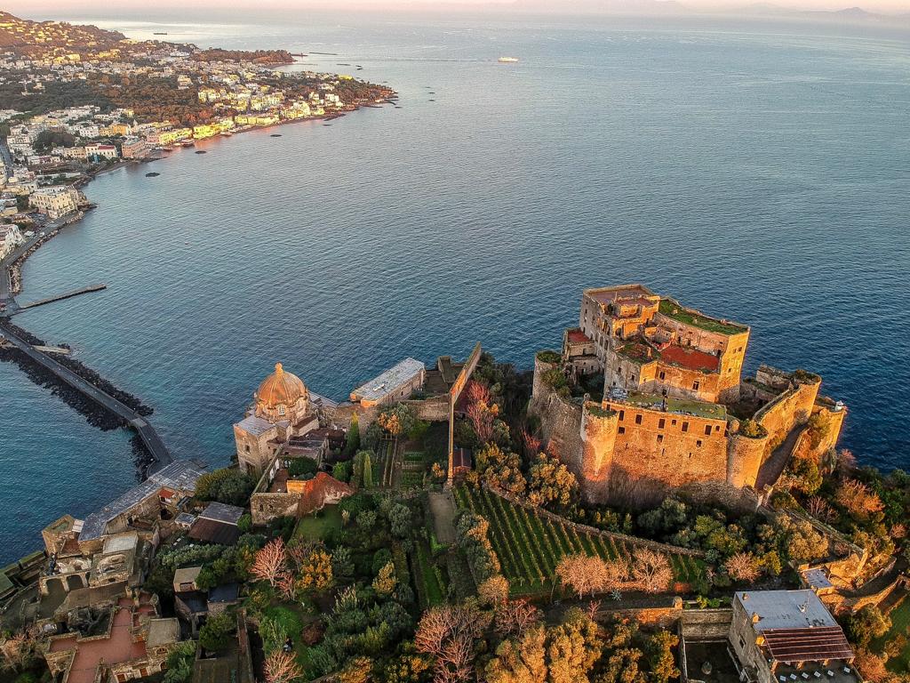 Castello Aragonese Il Maschio