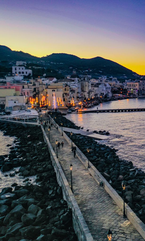 Natale a Ischia: il ponte del castello Aragonese
