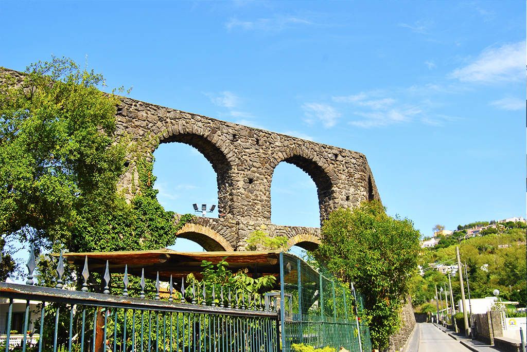 acquedotto dei pilastri ischia