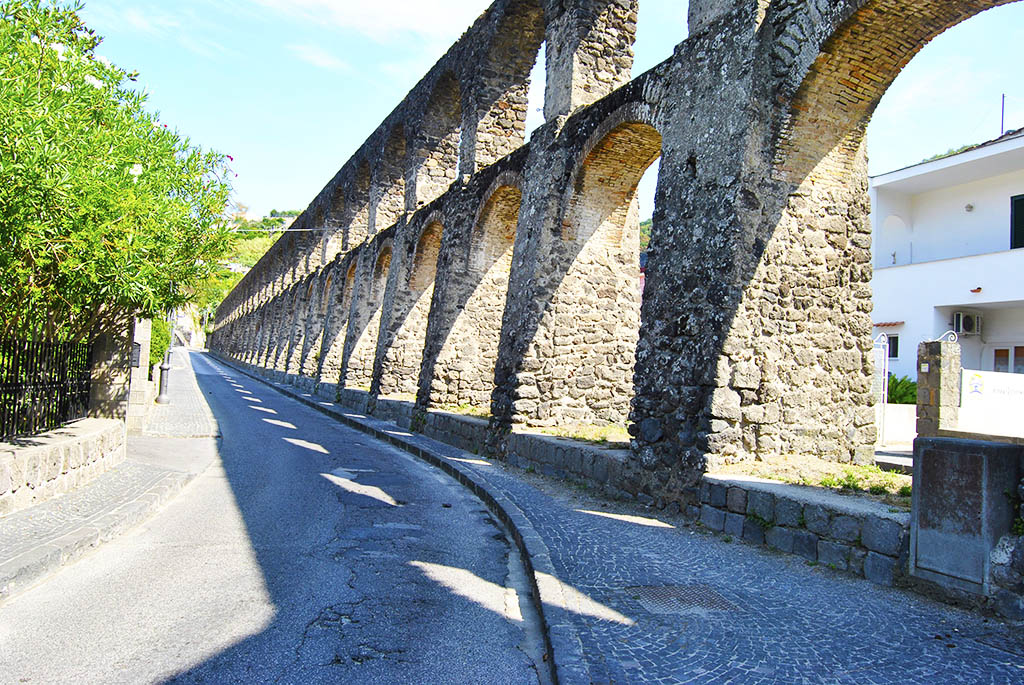 acquedotto dei pilastri ischia