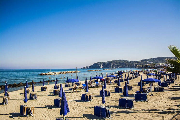 Spiaggia della chiaia forio Ischia