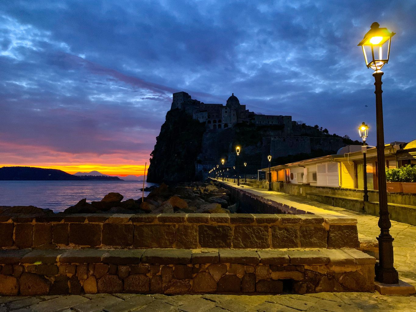 Ischia: alba 10 aprile 2021