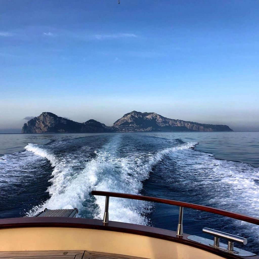 Isola di Capri vista dalla Barca