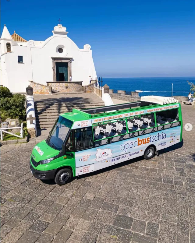 Giro dell'isola d'Ischia in Open Bus