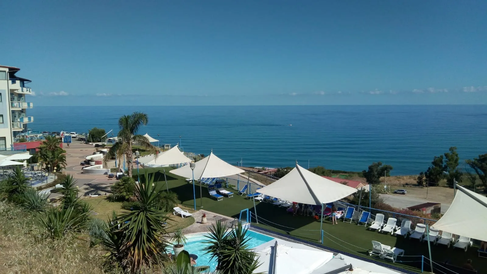 TUS'HOTEL