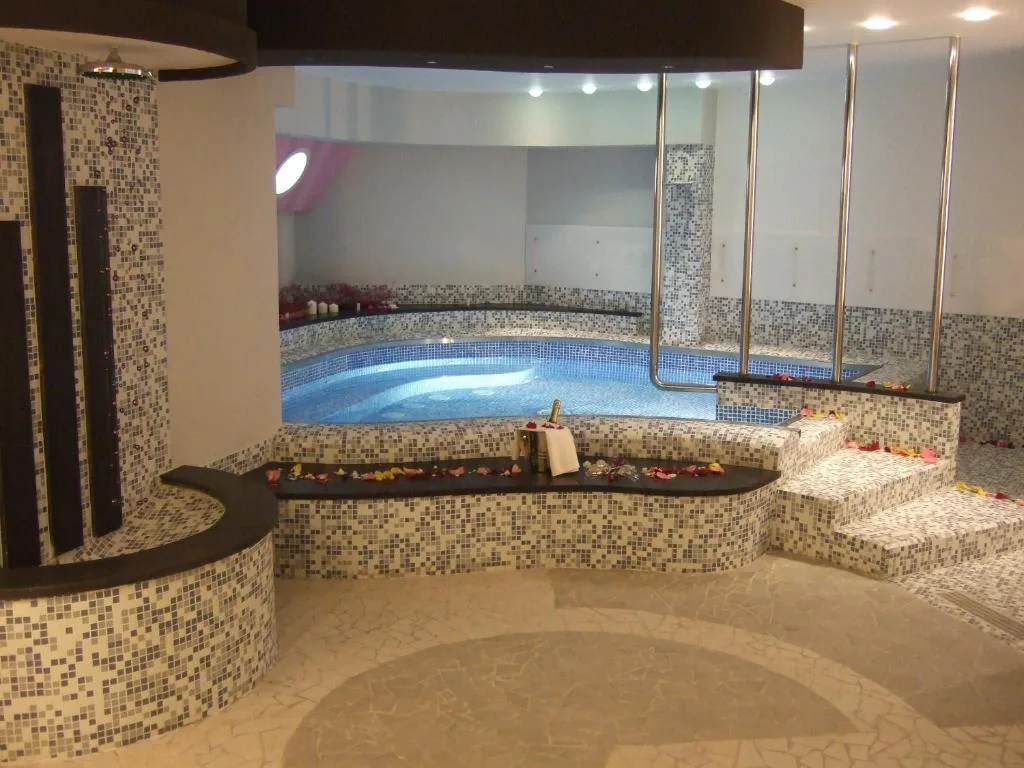 TUS'HOTEL
