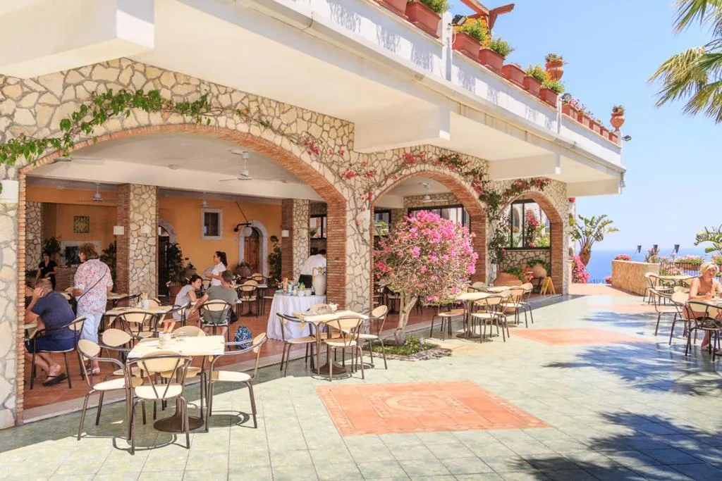 HOTEL OLIMPO