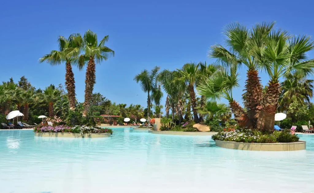 Hotel Mangia's Acacia Resort