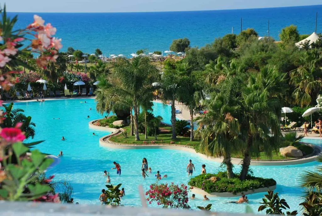 Hotel Mangia's Acacia Resort
