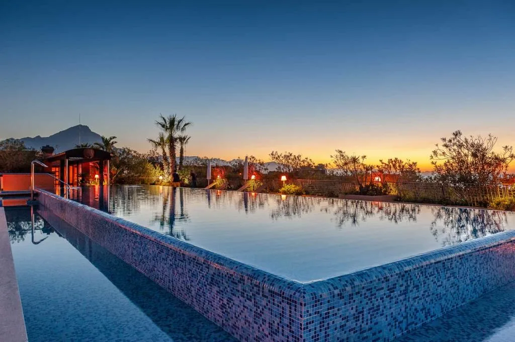 Hotel Mangia's Acacia Resort