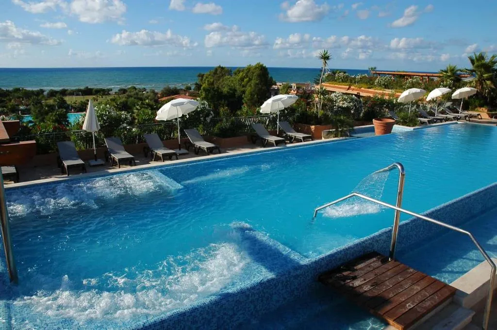 Hotel Mangia's Acacia Resort
