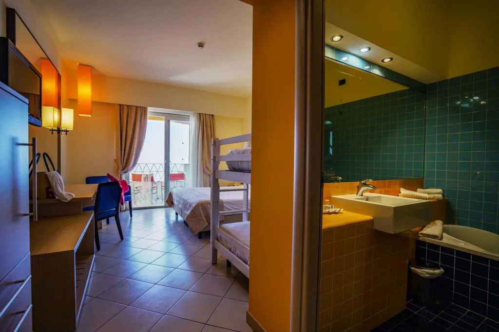 RESORT AVALON SIKANÌ