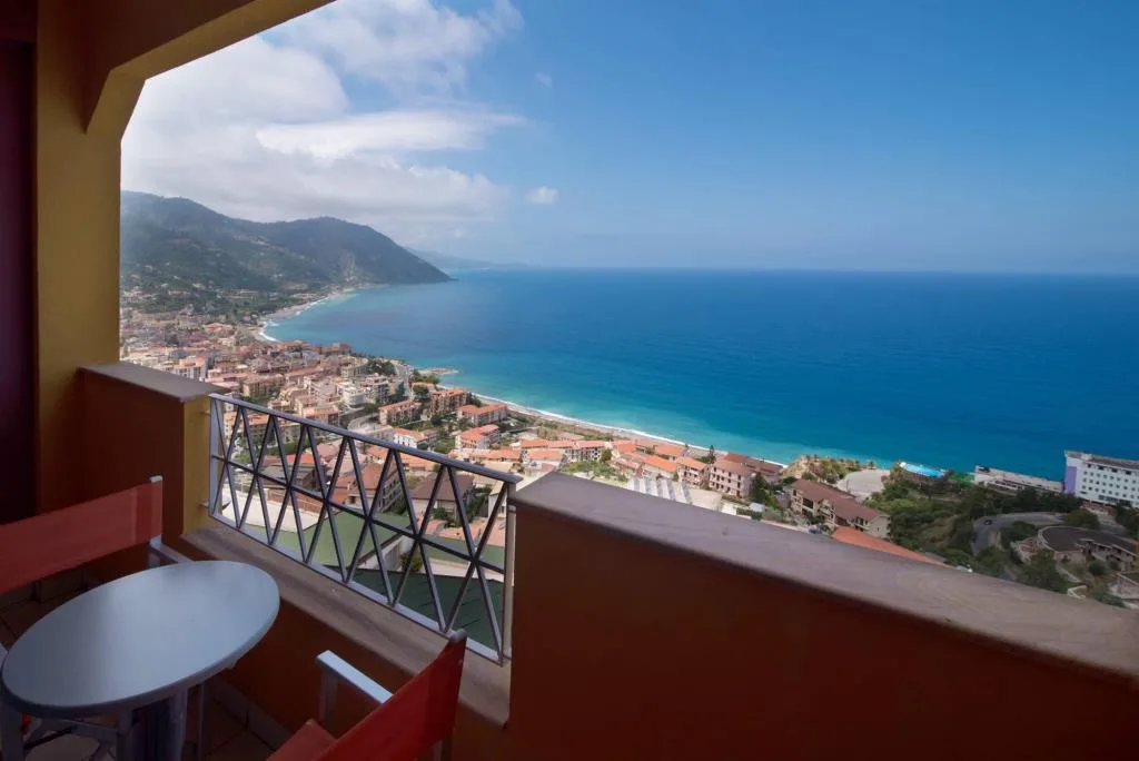 RESORT AVALON SIKANÌ