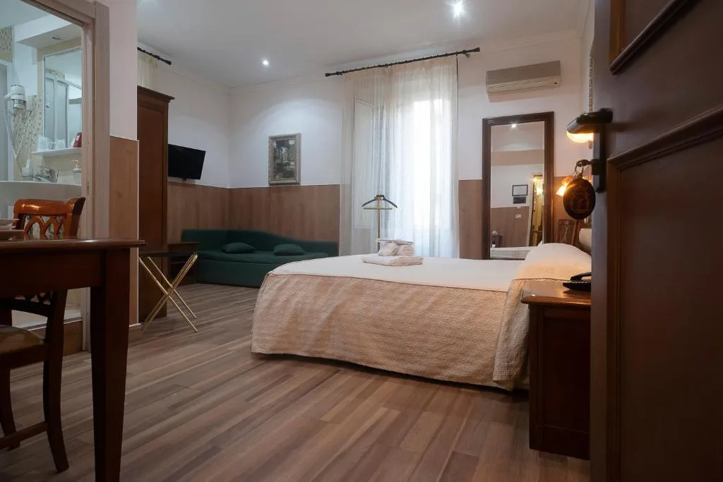 Hotel Tonic