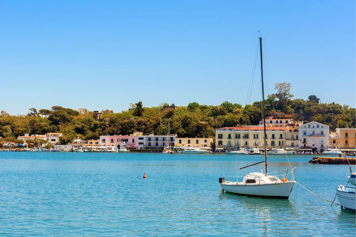 Mini Tour Enjoy Ischia, Porto d'Ischia