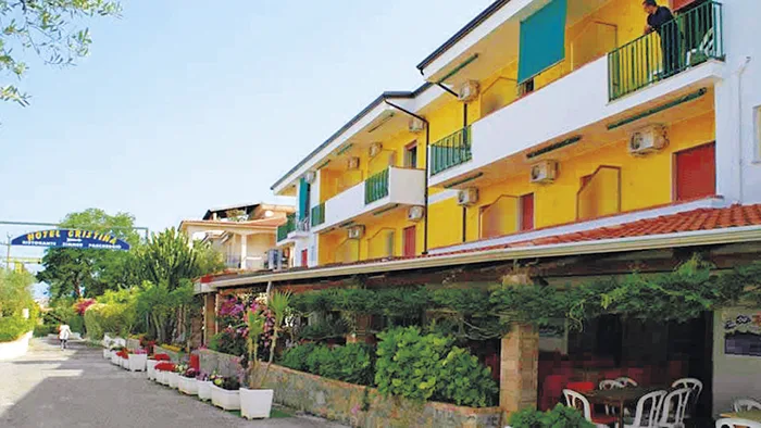HOTEL CRISTINA