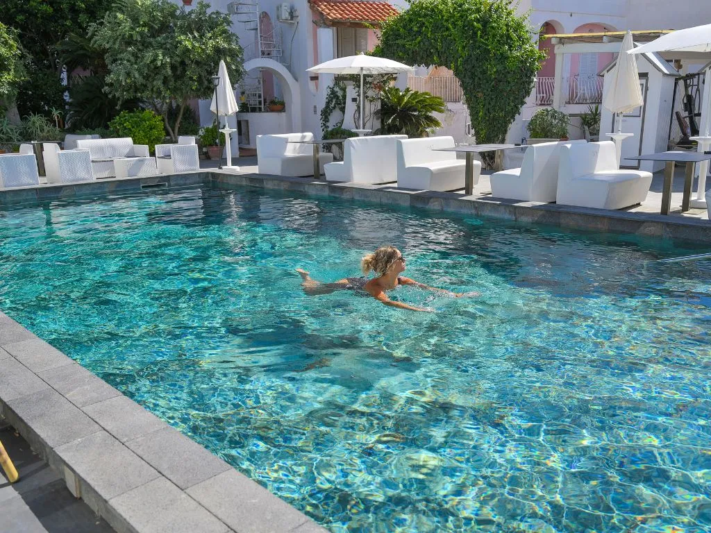 Piscina minerale calda scoperta - Av Club Terme Colella