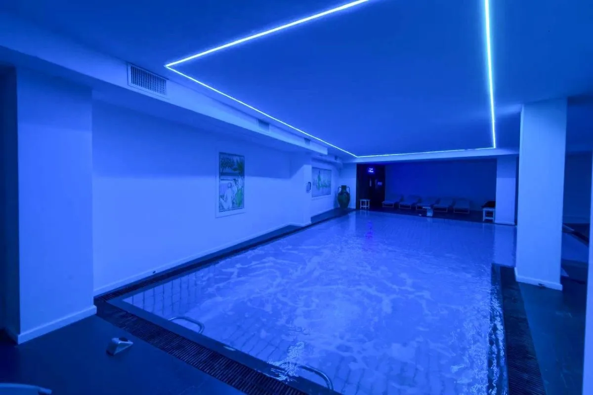 Av Club Terme Colella - Piscina termale coperta