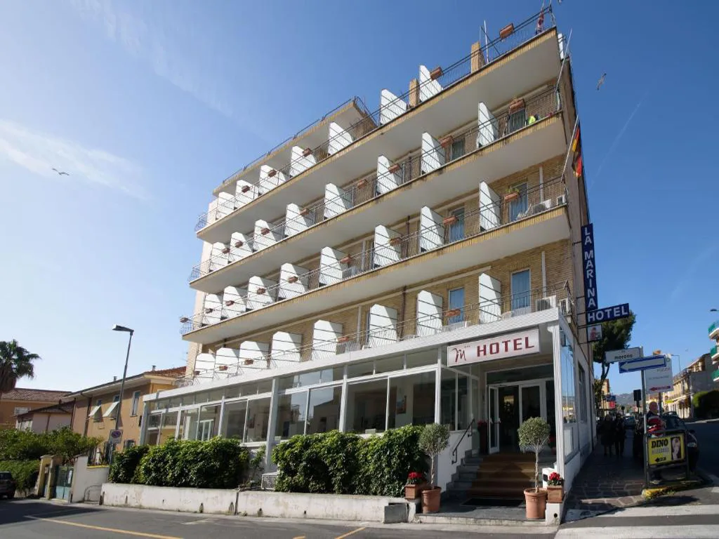 Hotel Hotel La Marina San Bartolomeo a San Bartolomeo a Mare
