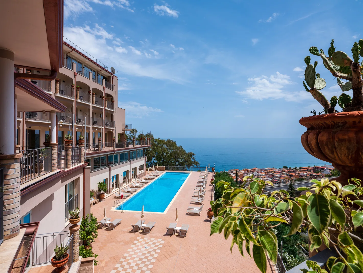 HOTEL ANTARES