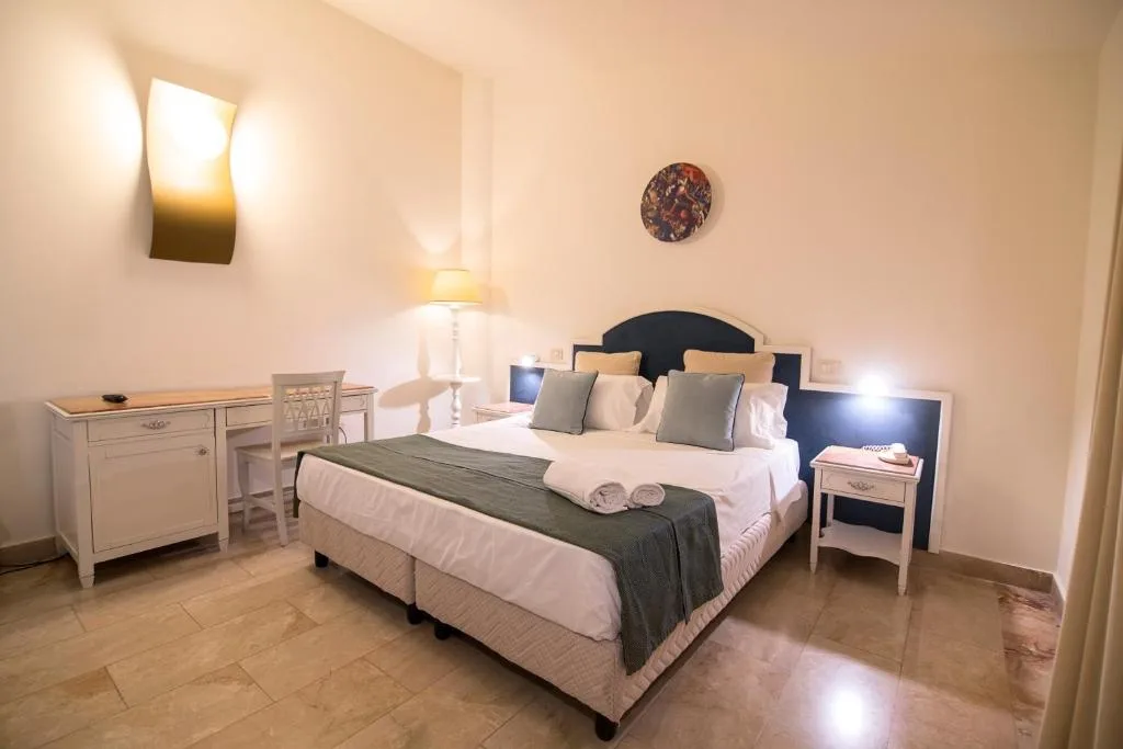 DELFINO BEACH HOTEL