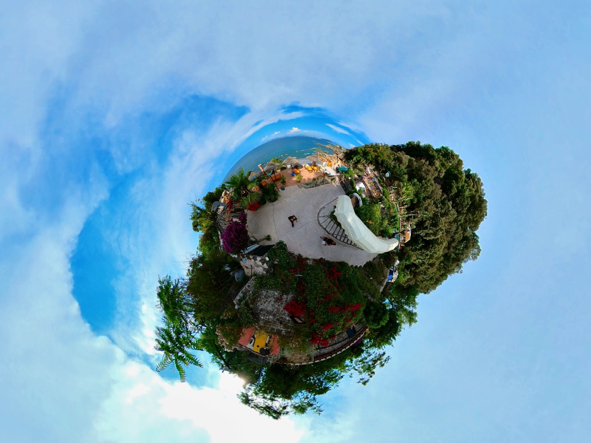 Centro storico di Casamicciola Terme Ischia — lungomare e strutture termali