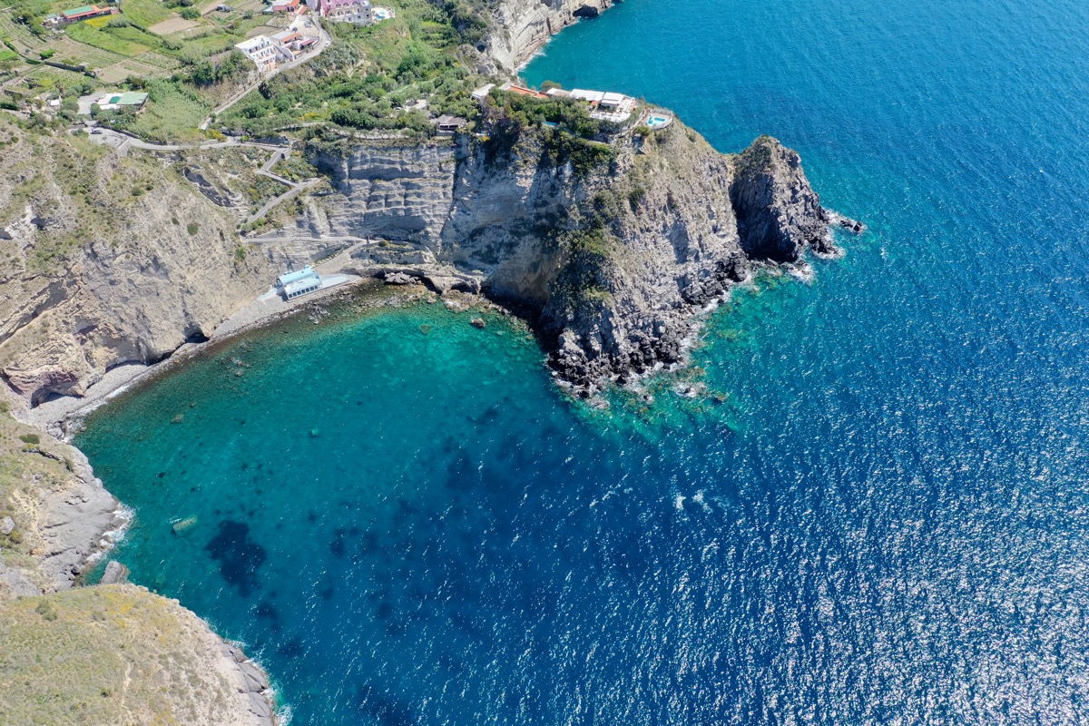 Ischia in autunno — colori, tranquillità e prezzi da bassa stagione